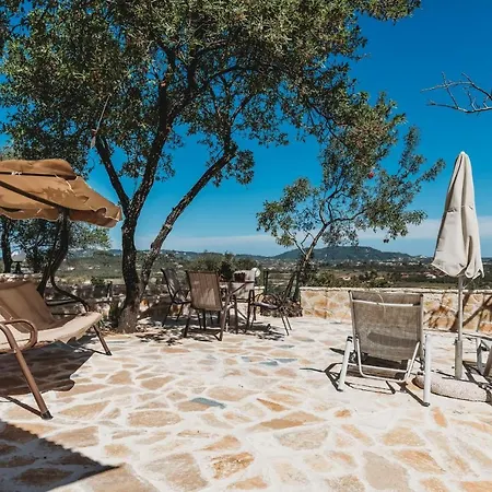 Mika's Valley View House