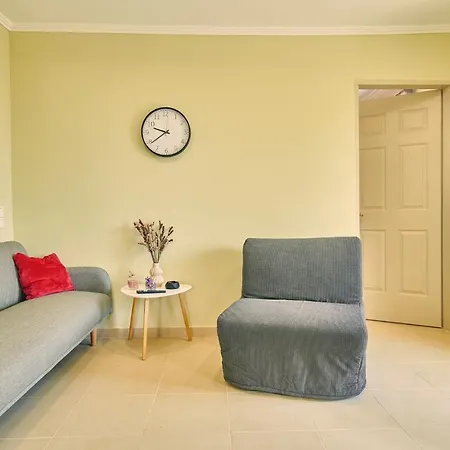 Mika's Valley View House *