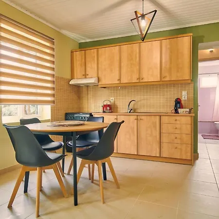 Holiday home Mika's Valley View House *