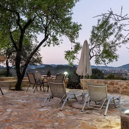 Mika's Valley View House Holiday home