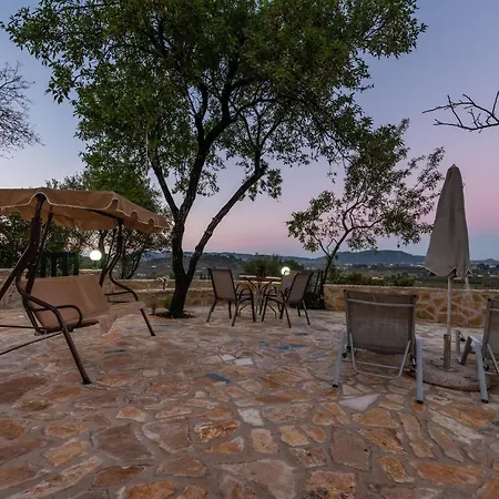 Holiday home Mika's Valley View House